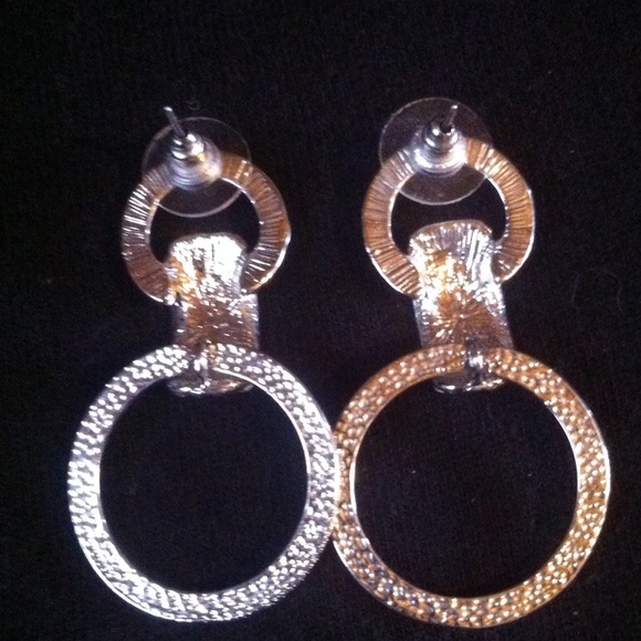 💎Stunning Earrings💎 - Picture 2 of 3